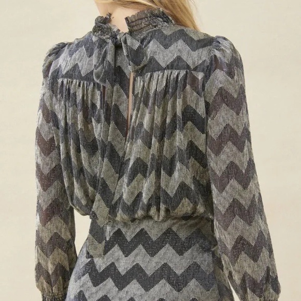 ba&sh Goldy Dress Size XS Anthracite Silver Metallic Chevron High Neck Chic Sexy - Picture 3 of 16